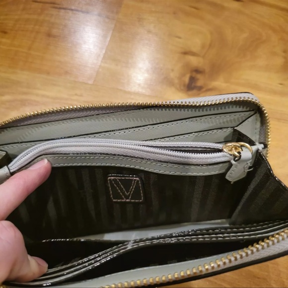 Y2K vintage retro Victoria’s Secret Crocodile Mint Green Wallet - Picture 6 of 10